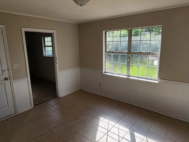 2615 Claymont Rd — Photo 3