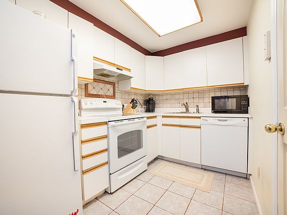 5th image of 446 Passaic St #E