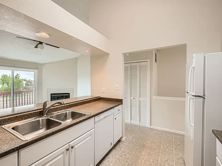 4543 Lamplighter Cir — Photo 12