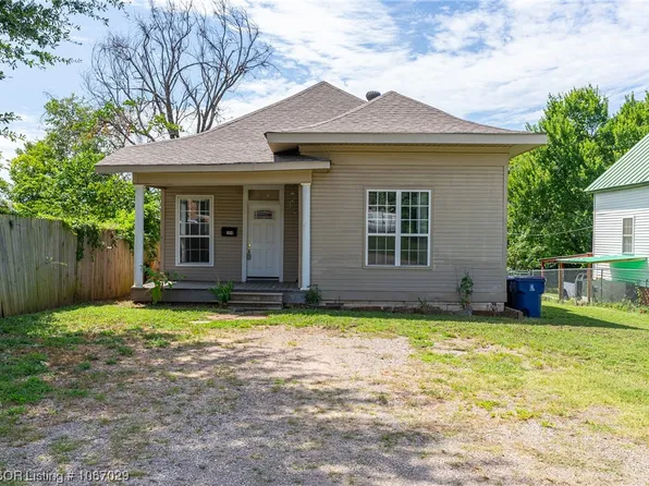 1114 S 10th St, Fort Smith, AR 72901