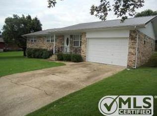 102 Cardinal St, Harrison, AR 72601