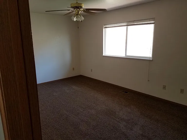 2534 W Pikes Peak Ave — Photo 9