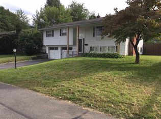 54 Lamb Ave, Saugerties, NY 12477