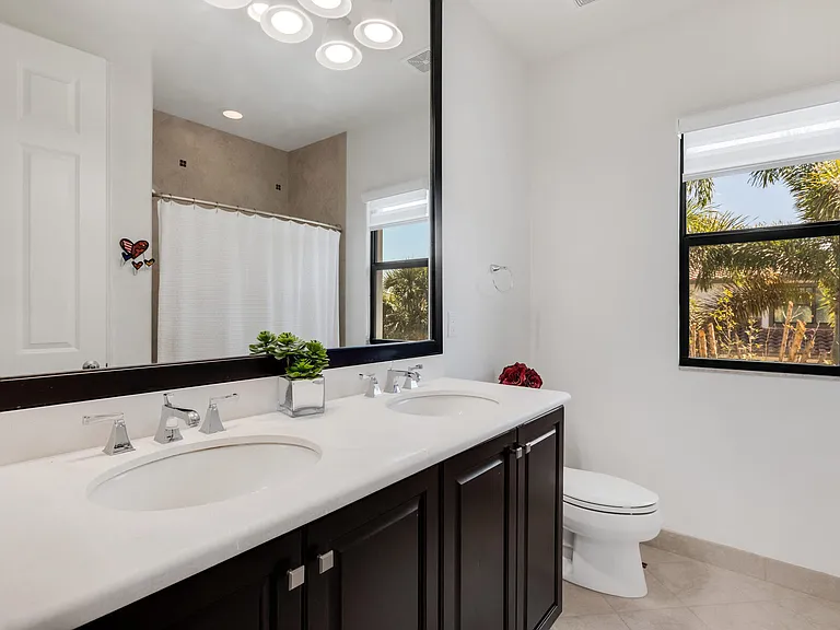 8256 Bradford Way — Photo 34