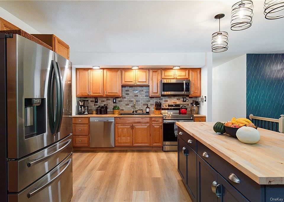 1st image of 52 Travis Rd