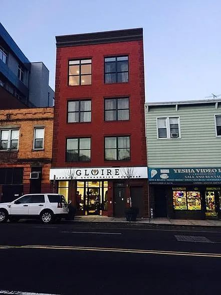 646 Montgomery St #3F