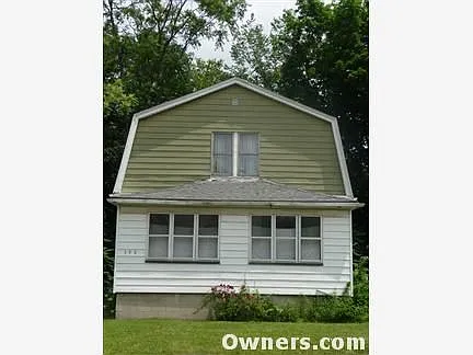 200 Poland Ave photo 1