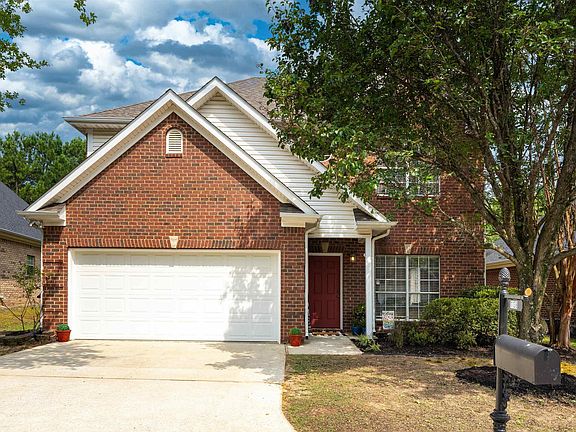 3rd image of 1138 Castlemaine Dr