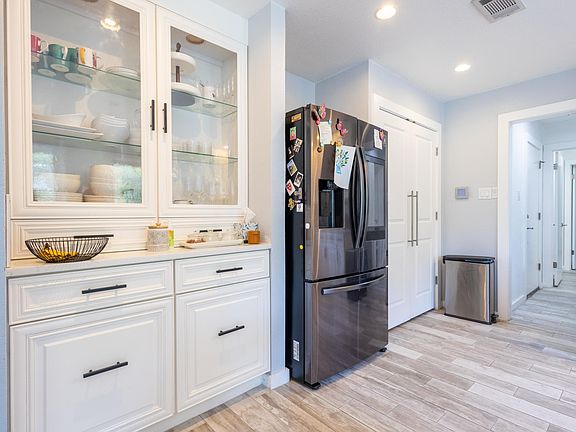3rd image of 9406 Mystic Oaks Trl