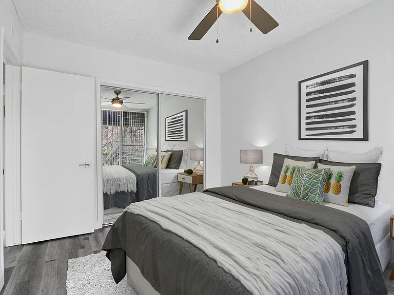 1624 Camden Ave — Photo 43