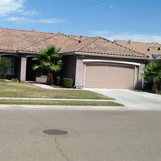 5587 N Brent Ave photo 1