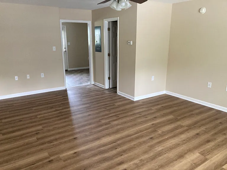 3031 Julian Dr NE — Photo 4