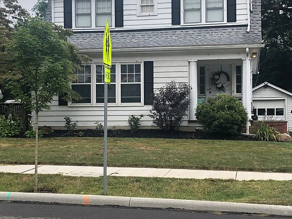 2nd image of 567 Aqueduct St