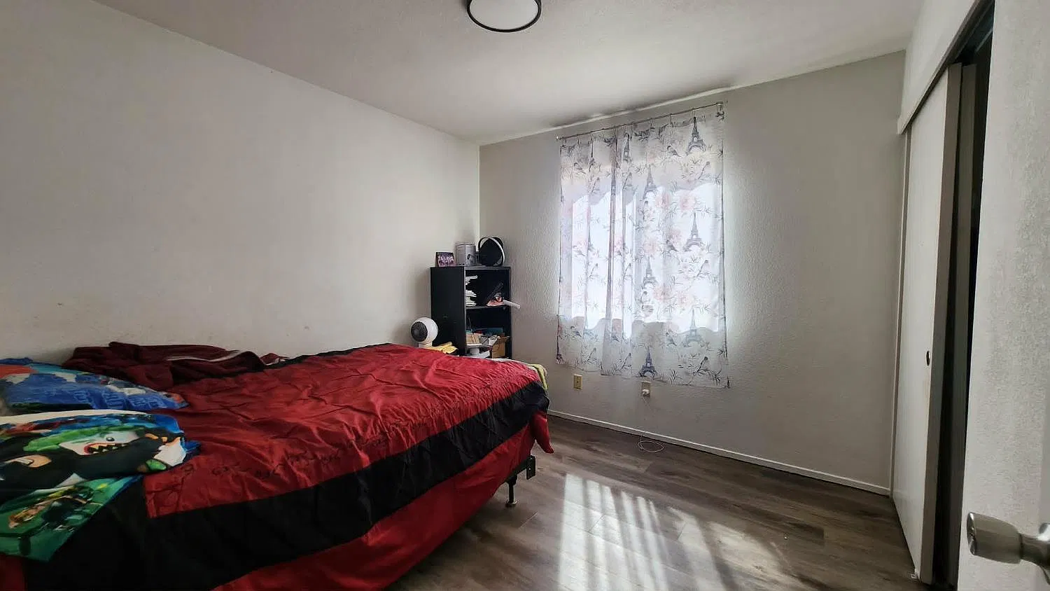 3 bed, 1105 sqft, $2,560 — Photo 3
