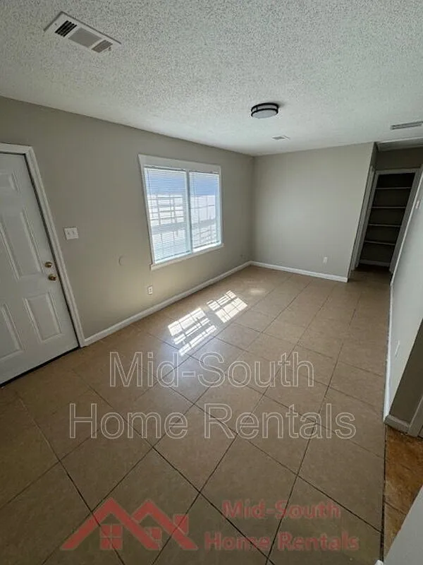 1 bed, 1.0 bath, $649 — Photo 3