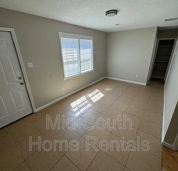 1825 Castalia St #3 — Photo 4
