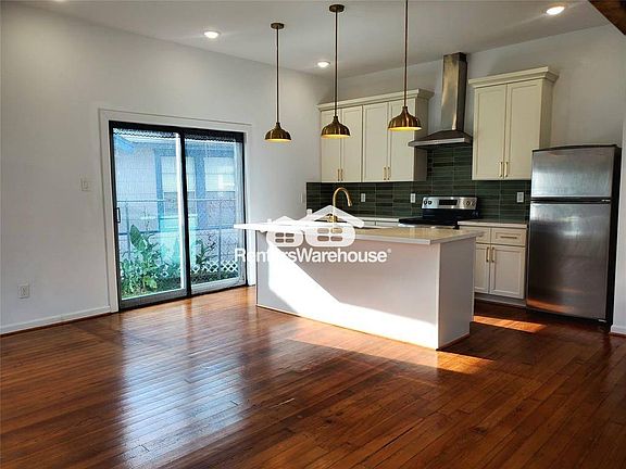 3rd image of 808 Oakhurst St #1