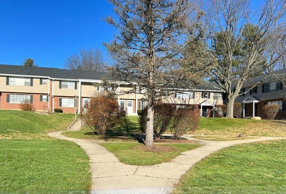 1st image of 6 Goslee Dr APT 8