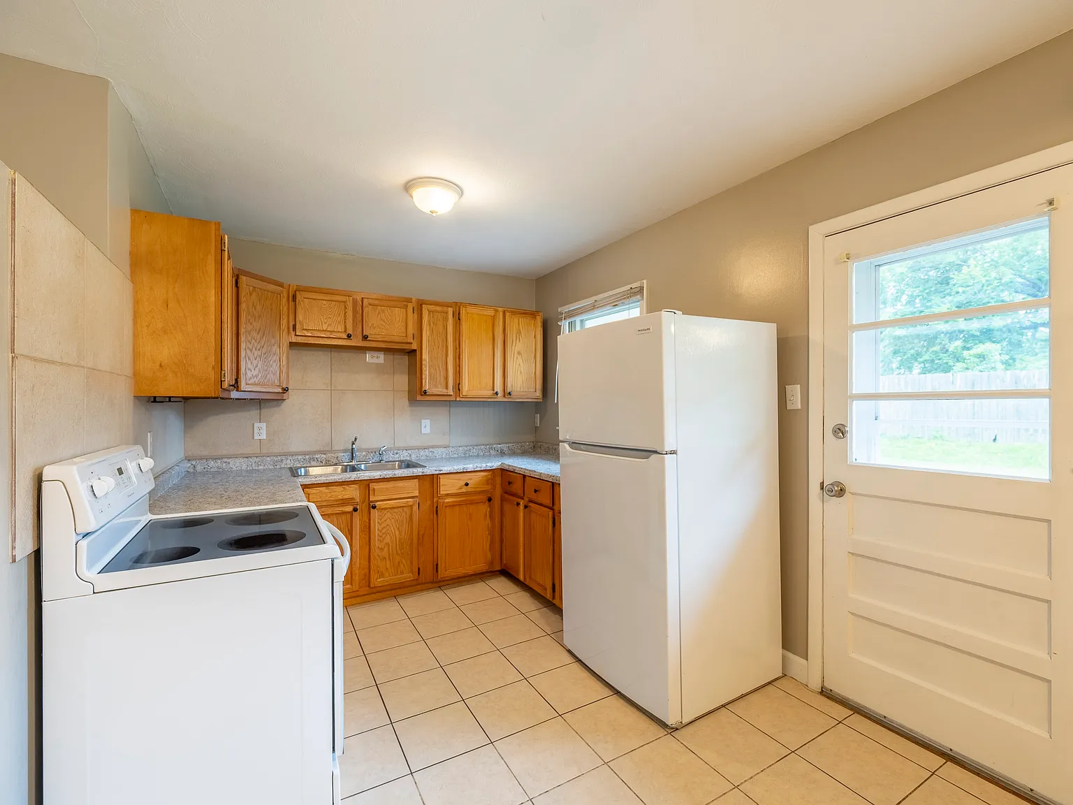 2417 Hobbs Dr — Photo 4