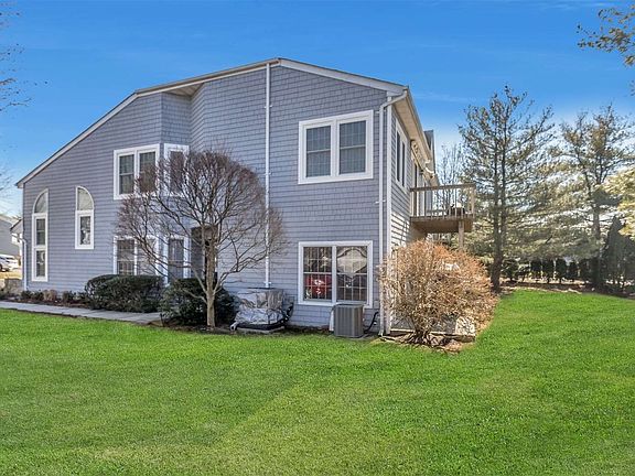 4th image of 166 Lakebridge Dr N #166