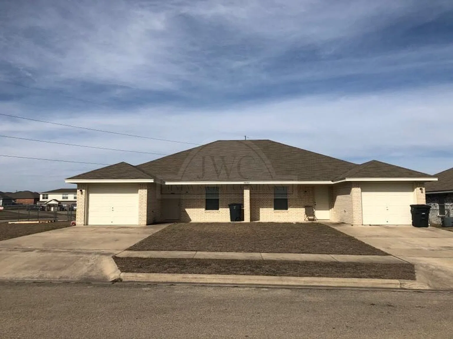 3807 Uvalde — Photo 1
