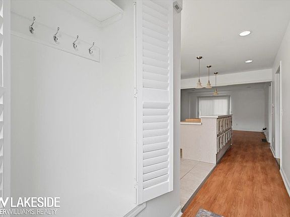 3rd image of 11563 Beaconsfield Rd