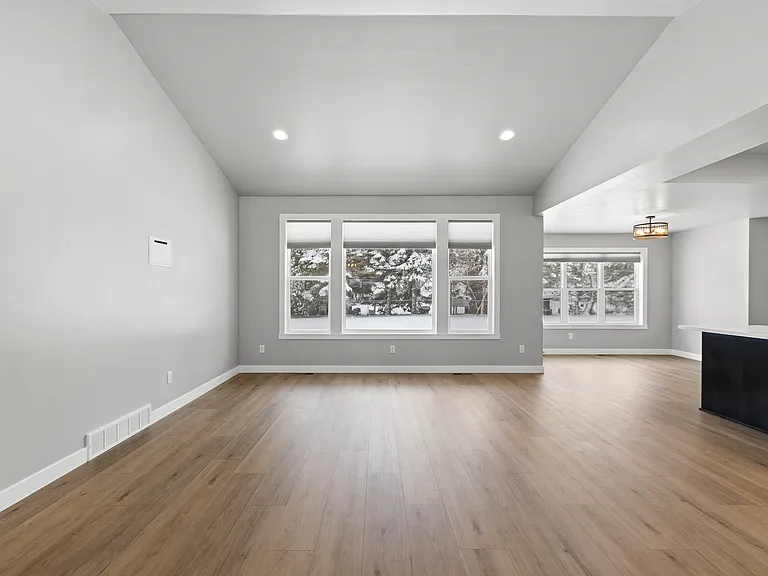2325 Oliver Ln — Photo 28