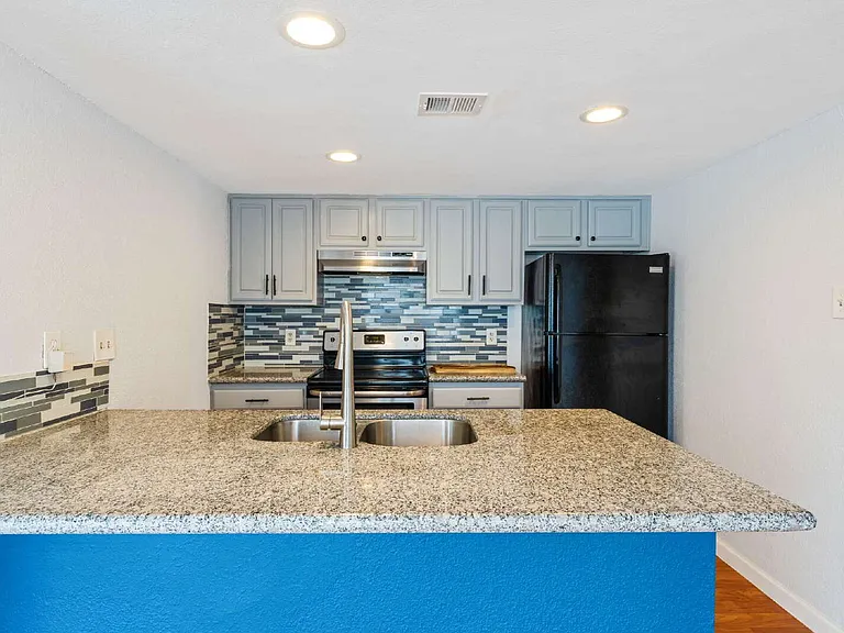 2124 Burton Dr #159 — Photo 8