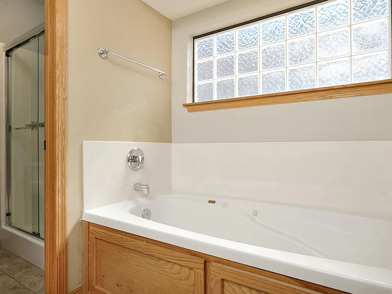 2062 W Willow Lakes Cv — Photo 11