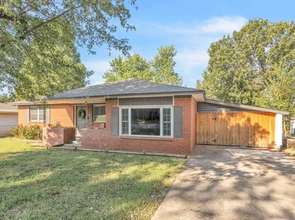 611 S Van Buren Ave, Blanchard, OK 73010