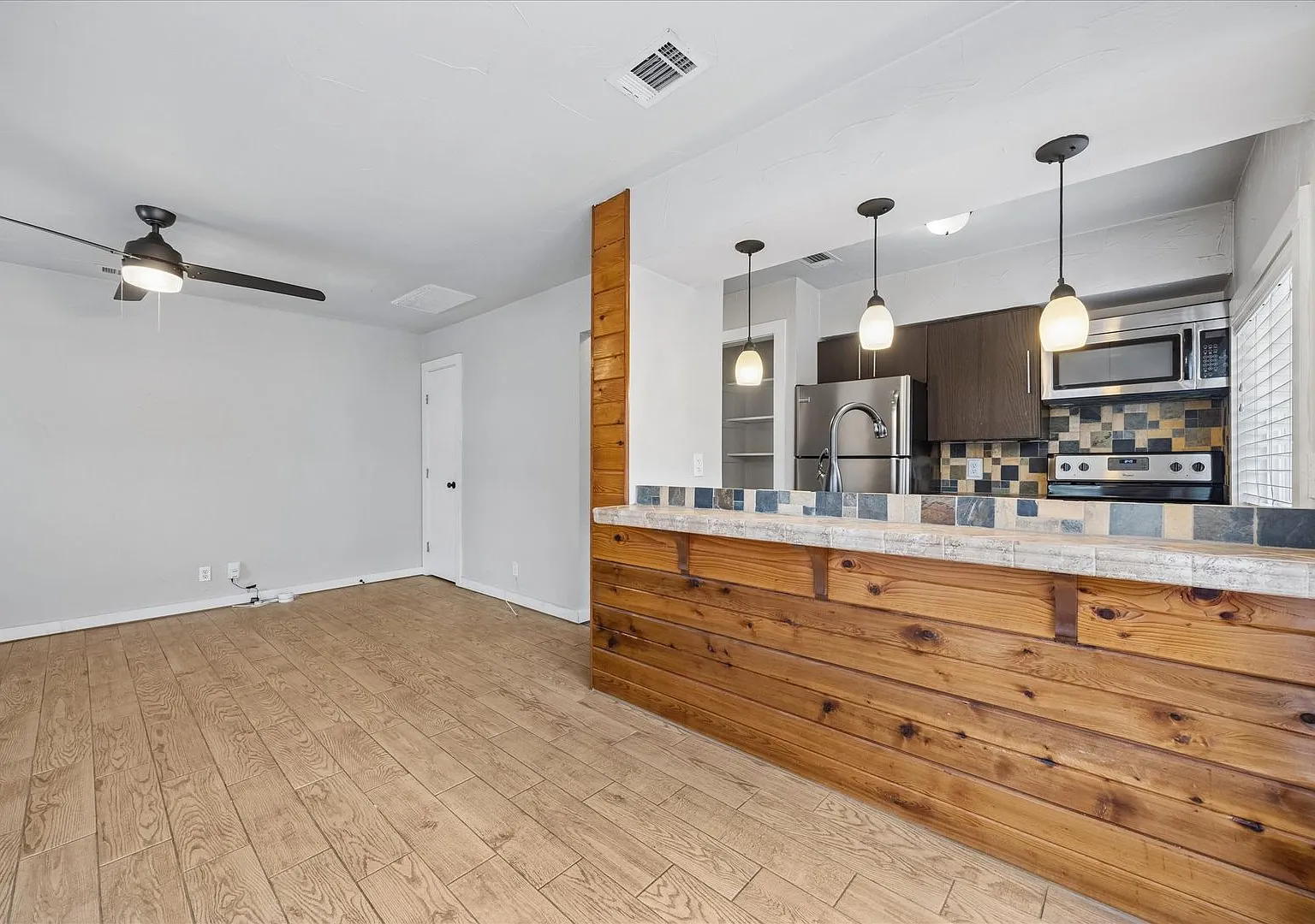 2717 Parker Lane — Photo 3