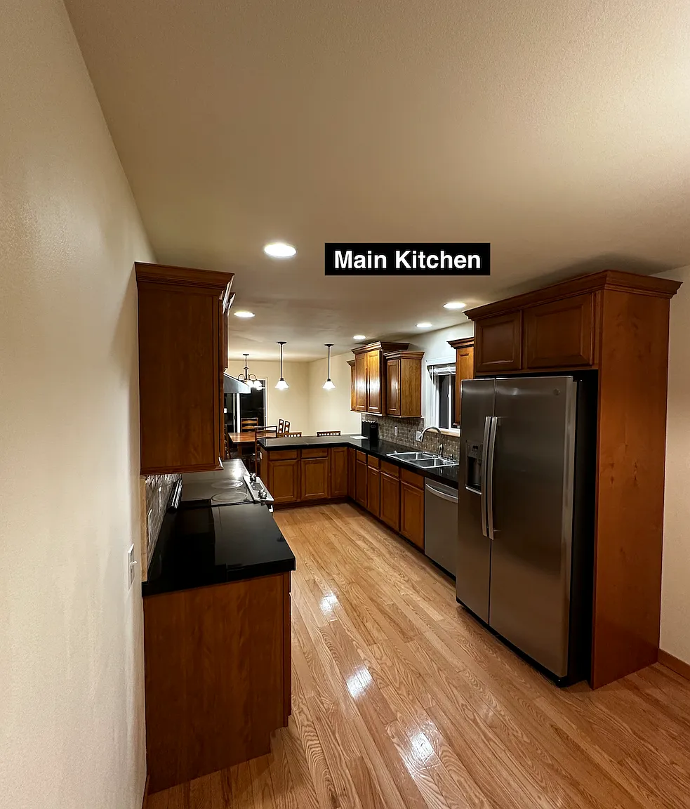 6 bed, 3.5 bath, 2802 sqft, $4,200 — Photo 4