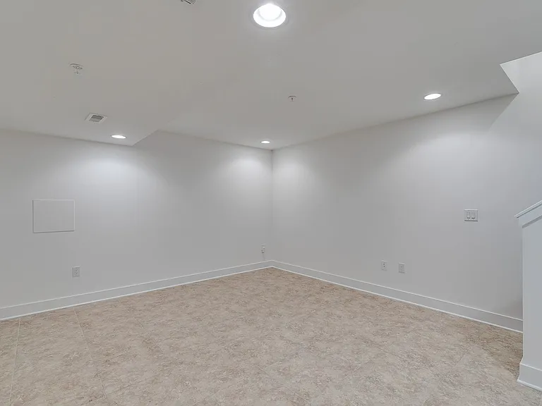326 Potts Pl — Photo 6