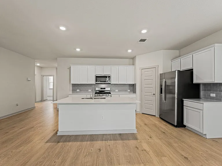 10906 Fulton Ave — Photo 11