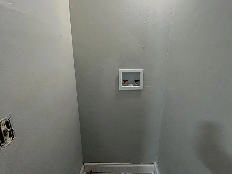 684 2nd Ave #1R — Photo 9