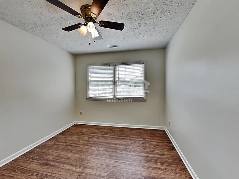 210 Wood Valley Ct — Photo 15