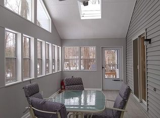 269 Wild Acres Dr, Dingmans Ferry, PA 18328