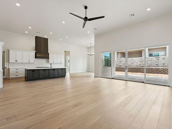 4th image of 3739 S Kennedy Ln #135