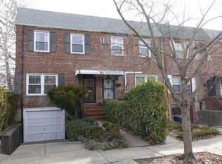 5311 210th St, Flushing, NY 11364