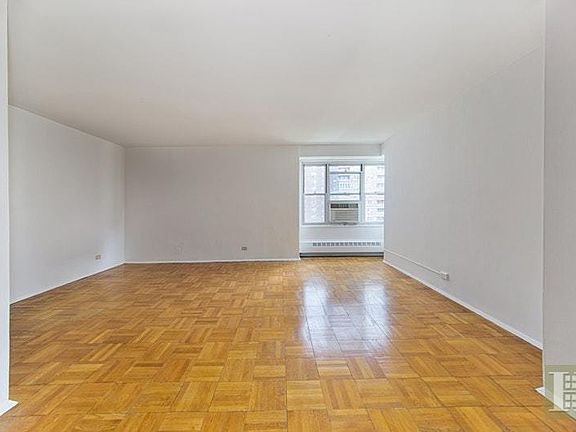 2nd image of 570 Grand St #G1202