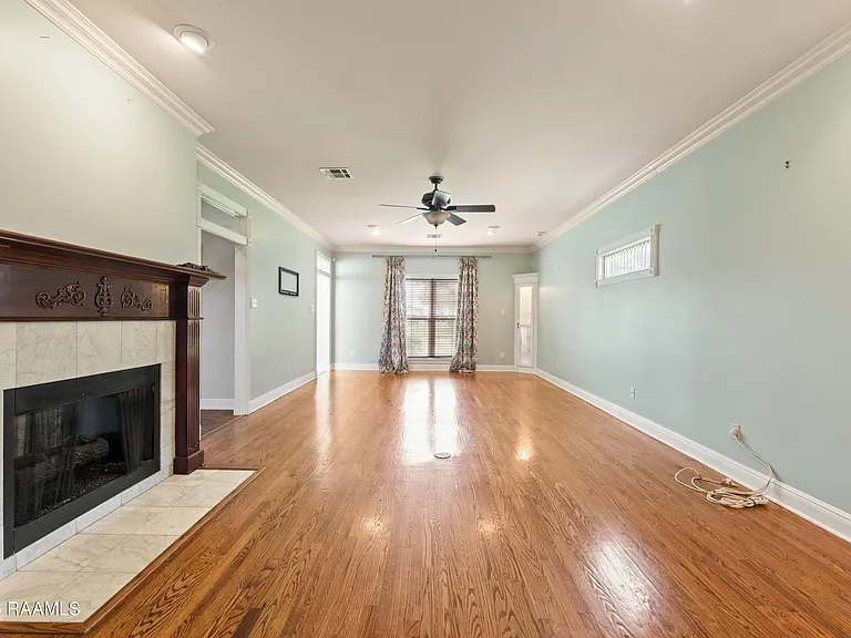 300 Oak Hollow Dr — Photo 23