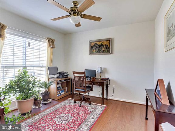 3rd image of 28 Denison St