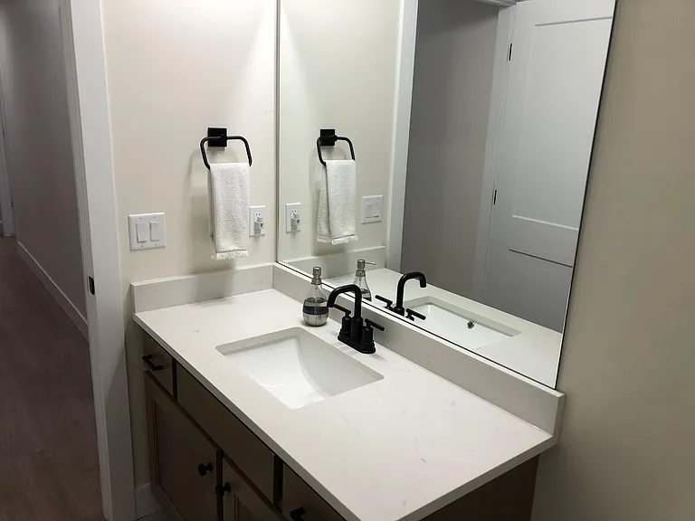 177 W Sycamore Ln — Photo 9