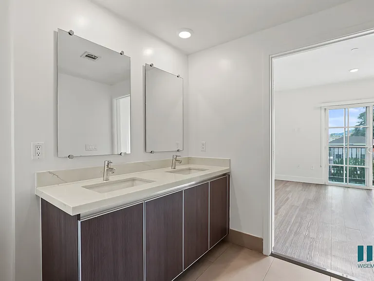 1339 N Formosa Ave #A304 — Photo 12