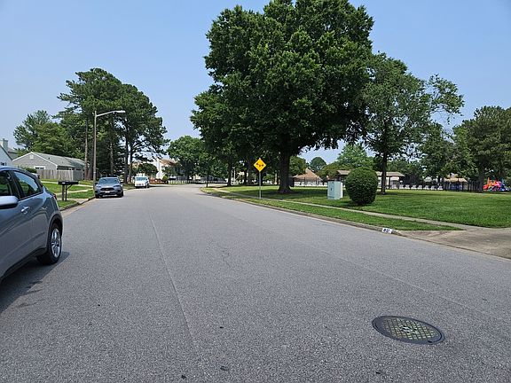 5th image of 814 Chimney Hill Pkwy