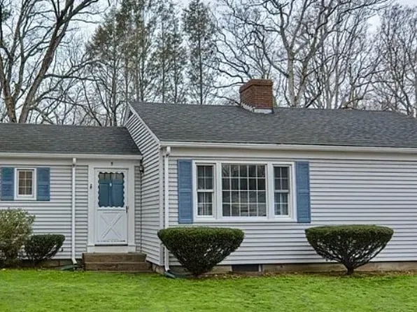 5 Highland Ave #A, Plainville, MA 02762