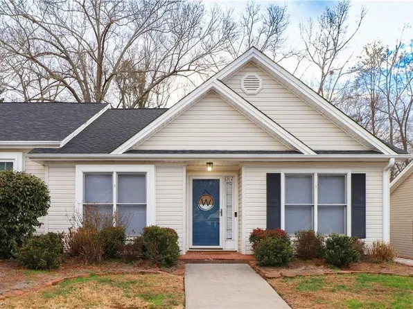 1312 Hillside Dr, Eden, NC 27288