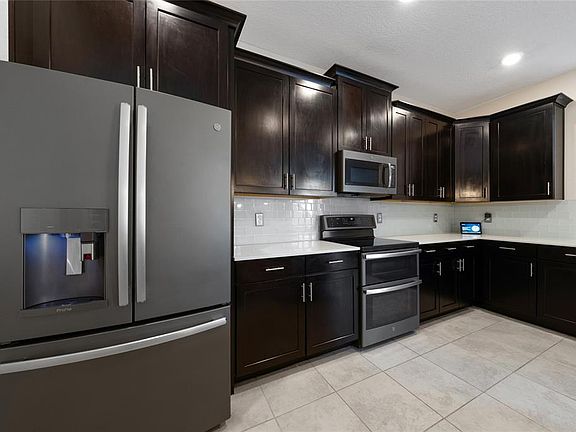 5th image of 11059 LONGLEAF WOODS DRIVE