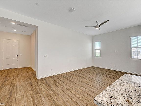 4th image of 771 Willow Oasis St