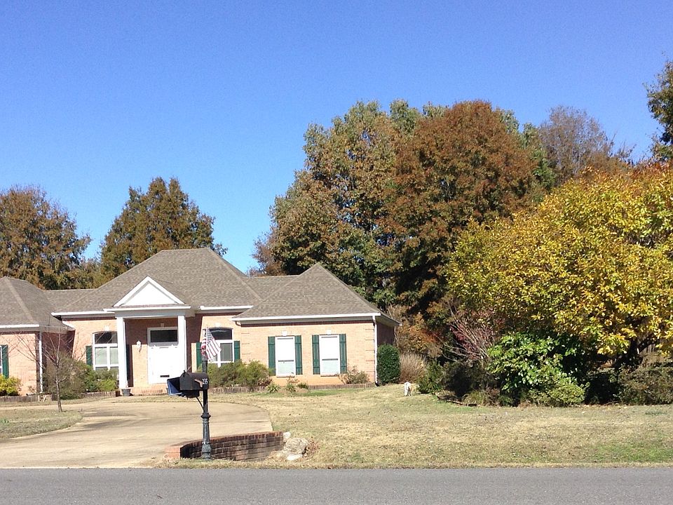 2nd image of 235 Oak Grove Dr